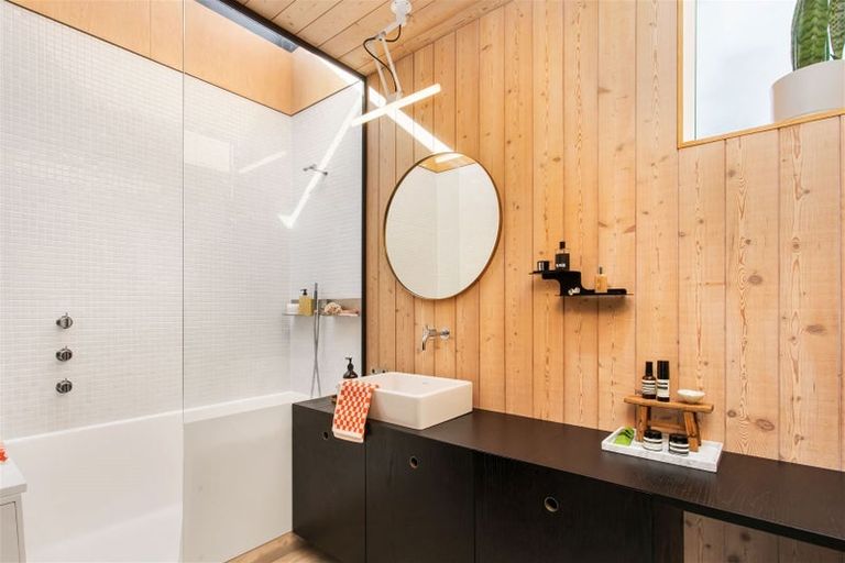 Photo of property in 8 Menzies Street, Sumner, Christchurch, 8081