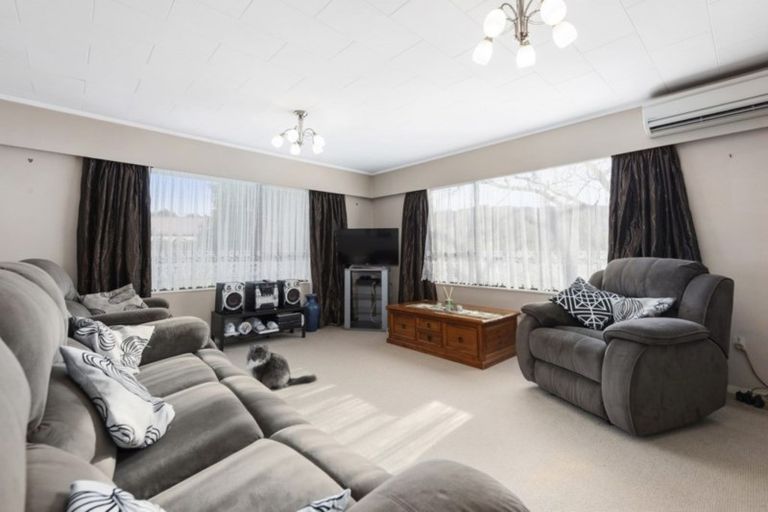 Photo of property in 100b Gemstone Drive, Birchville, Upper Hutt, 5018