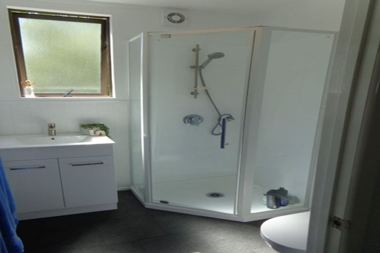 Photo of property in 114 Colwill Road, Massey, Auckland, 0614