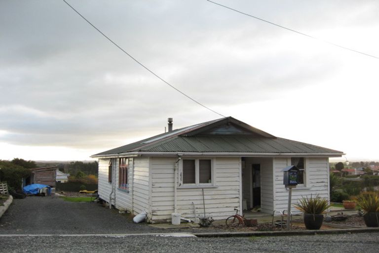 Photo of property in 15 Yuille Street, Kaitangata, 9210