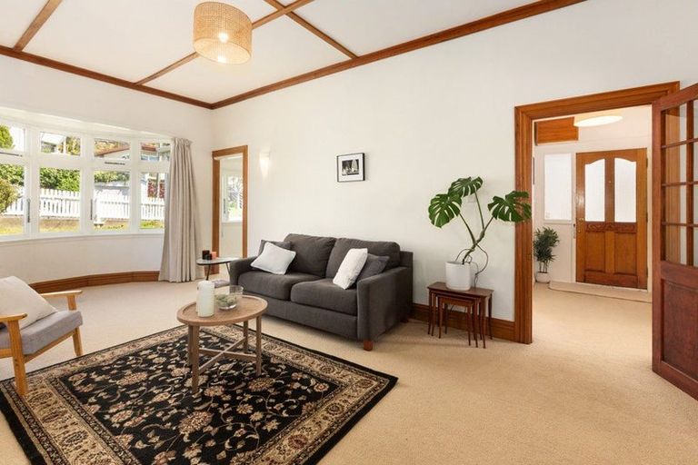 Photo of property in 81 Eden Street, Island Bay, Wellington, 6023