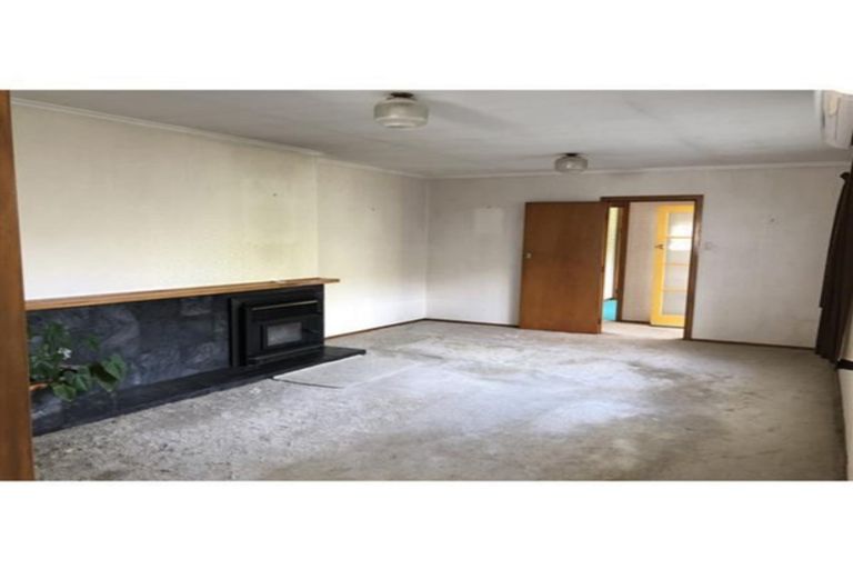 Photo of property in 92 Millbrook Road, Henderson, Auckland, 0612