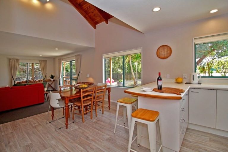 Photo of property in 12 Moir Point Road, Mangawhai Heads, Mangawhai, 0505