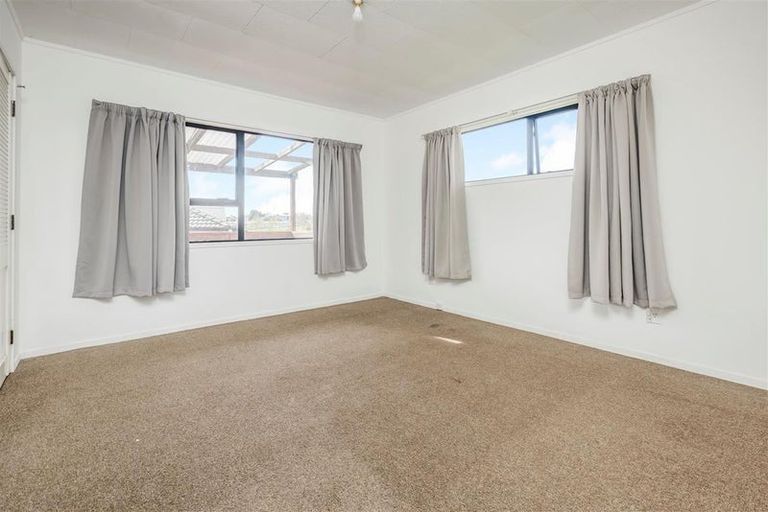 Photo of property in 8 Southview Place, Wattle Downs, Auckland, 2102