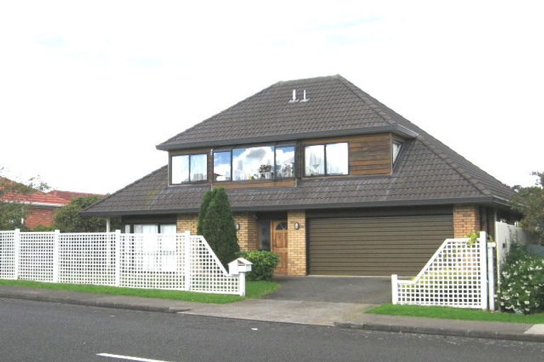 Photo of property in 2 Priestley Drive, Bucklands Beach, Auckland, 2014