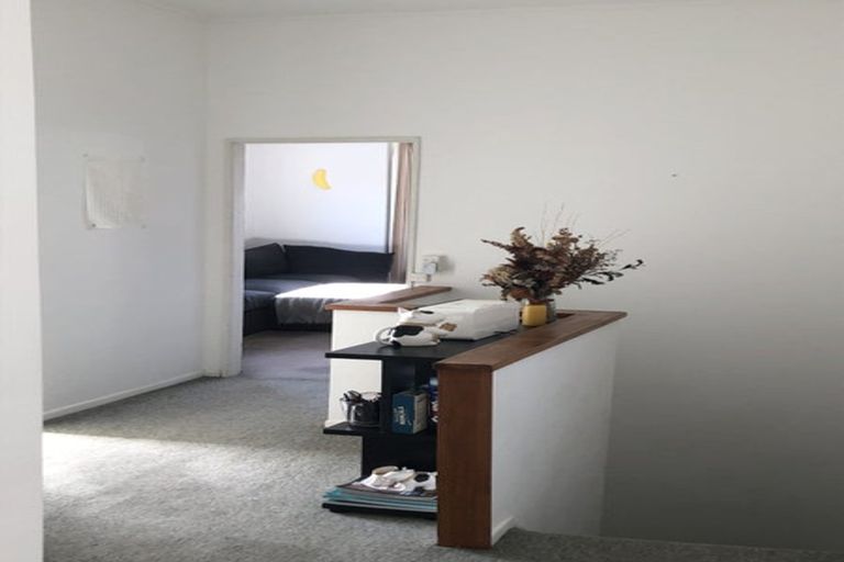 Photo of property in 136 Brougham Street, Mount Victoria, Wellington, 6011