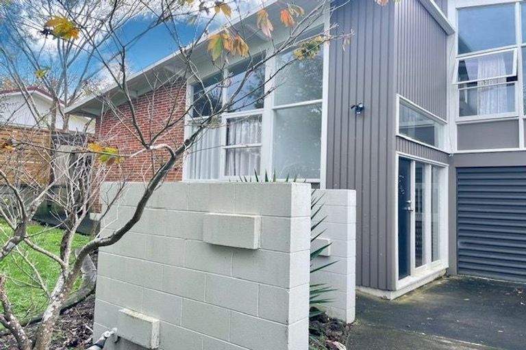 Photo of property in 23 Totara Grove, Hillcrest, Auckland, 0627