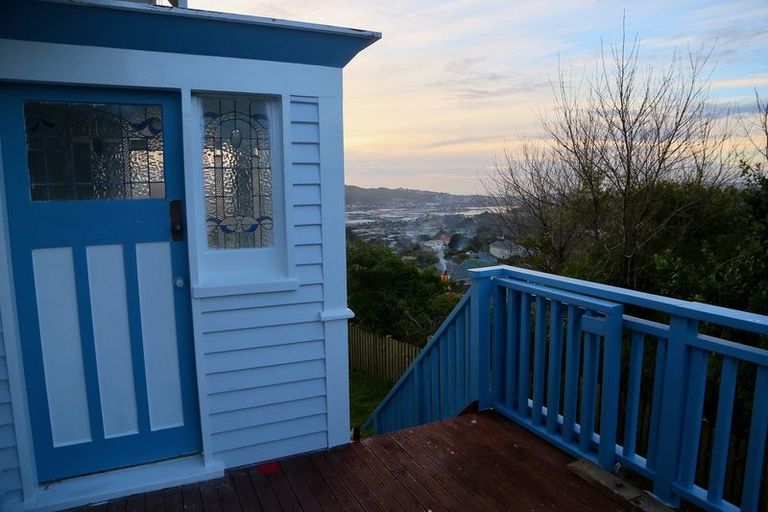 Photo of property in 11 Lancewood Grove, Ranui, Porirua, 5024