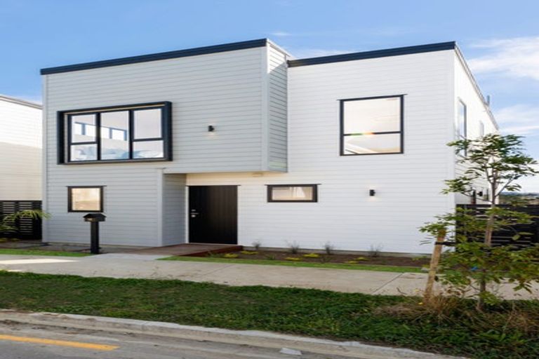 Photo of property in 12 Greenbrier Street, Westgate, 0814