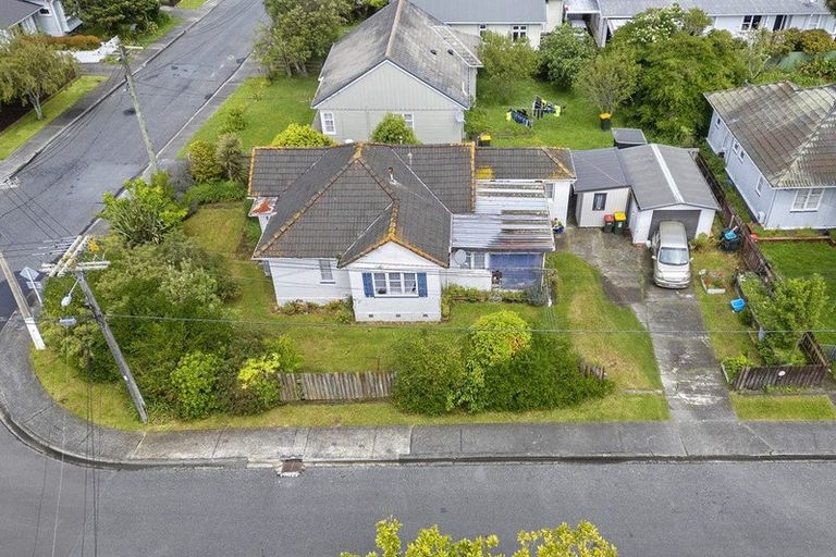 Photo of property in 15 Raymond Terrace, Fairfield, Lower Hutt, 5011