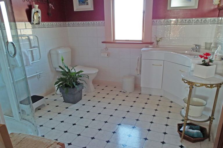 Photo of property in 43 Lynn Street, Oamaru North, Oamaru, 9400