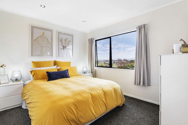 Photo of property in 13 Benchmark Drive, Massey, Auckland, 0614