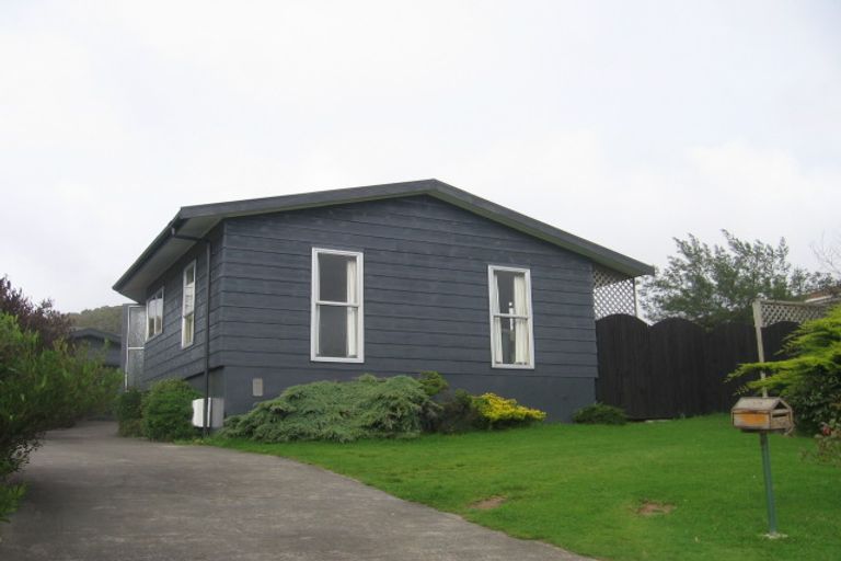 Photo of property in 108 Omapere Street, Whitby, Porirua, 5024