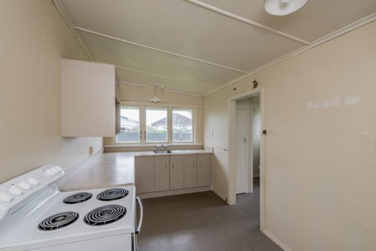Photo of property in 77 Bartholomew Road, Levin, 5510