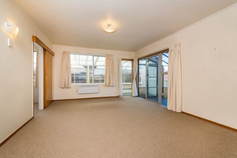 Photo of property in 1/285 Sunset Road, Sunnynook, Auckland, 0632