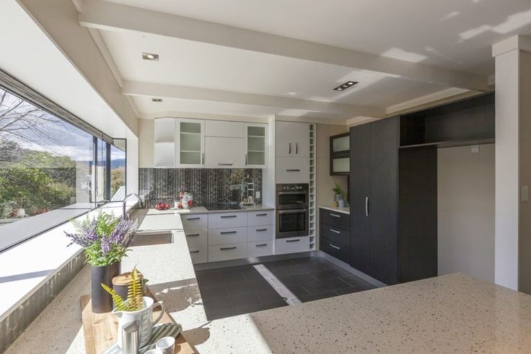 Photo of property in 300 Rosetta Road, Raumati Beach, Paraparaumu, 5032