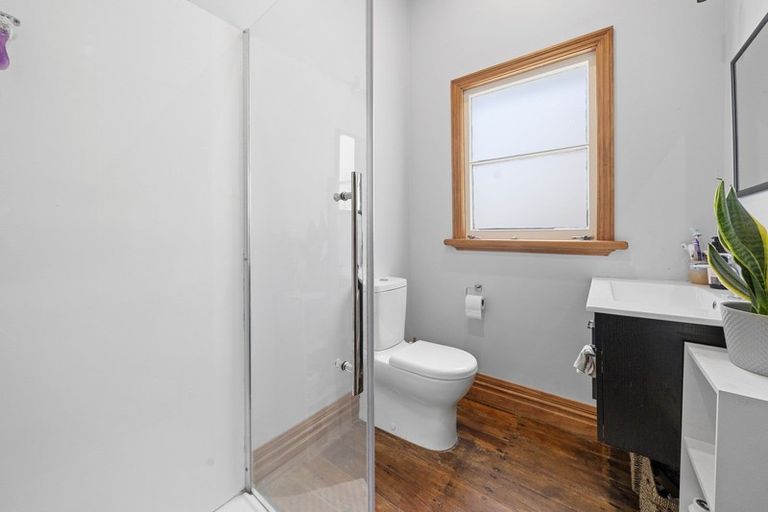 Photo of property in 53 Sutherland Road, Melrose, Wellington, 6023