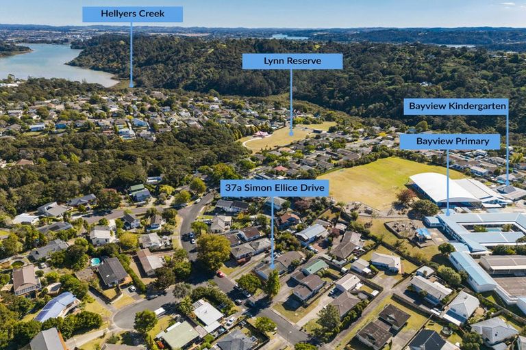 Photo of property in 1/37 Simon Ellice Drive, Bayview, Auckland, 0629