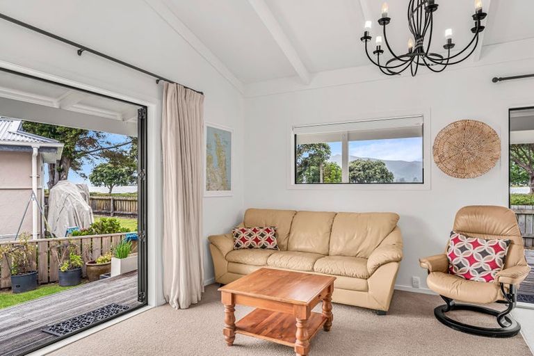 Photo of property in 1 Manaia Road, Tairua, 3508