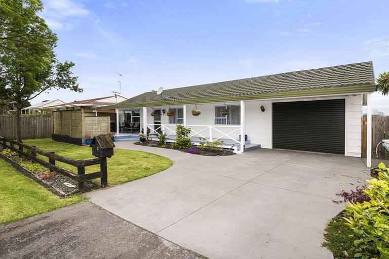 Photo of property in 6 Lorelei Place, Opaheke, Papakura, 2113