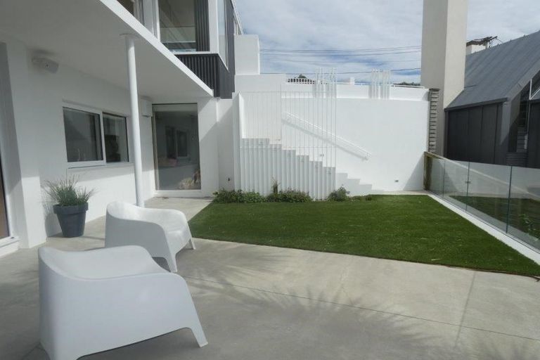 Photo of property in 25 Salamanca Road, Kelburn, Wellington, 6012