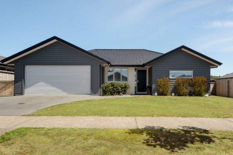 Photo of property in 97 Puhirake Crescent, Pyes Pa, Tauranga, 3112