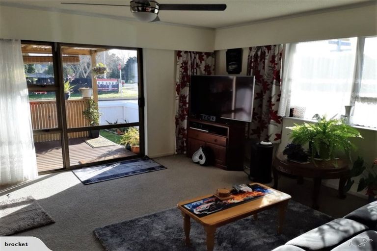 Photo of property in 1/2 Taonui Street, Rosehill, Papakura, 2113