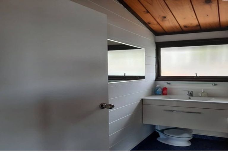 Photo of property in 98 Conclusion Street, Ascot Park, Porirua, 5024