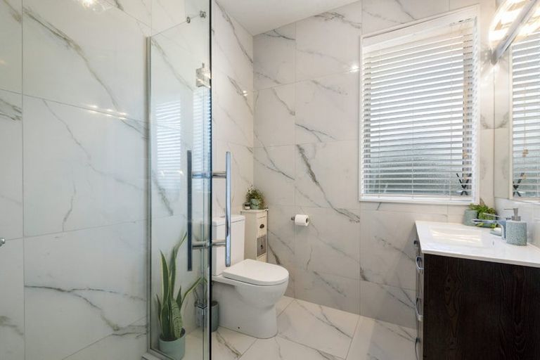 Photo of property in 7 Bridget Court, Red Beach, 0932