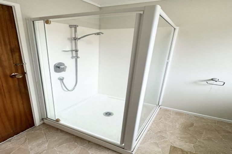 Photo of property in 9 Salamanca Road, Sunnynook, Auckland, 0620