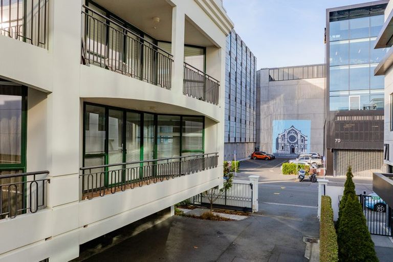 Photo of property in Regent Courts, 2/75 Gloucester Street, Christchurch Central, Christchurch, 8013
