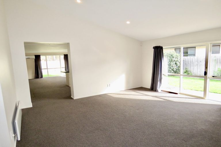 Photo of property in 39 Chesterfield Mews, Russley, Christchurch, 8042