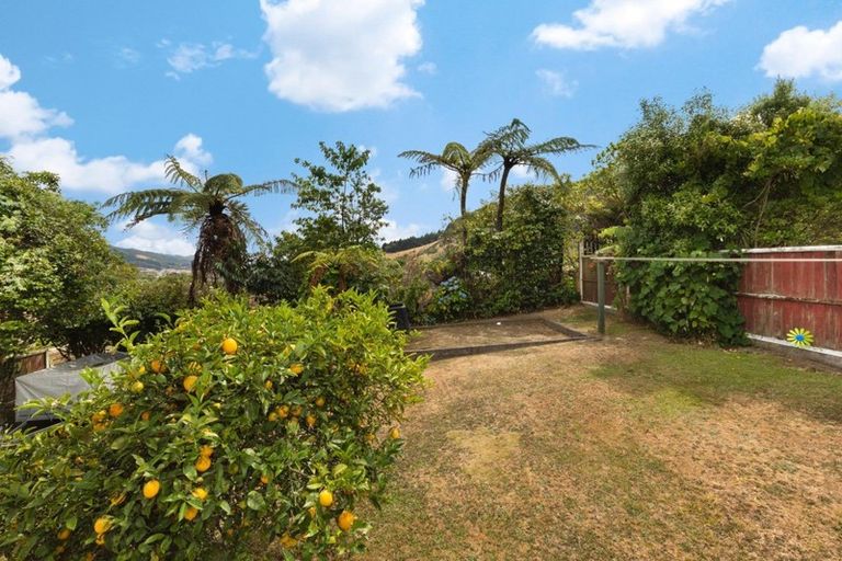 Photo of property in 57 Raroa Terrace, Tawa, Wellington, 5028