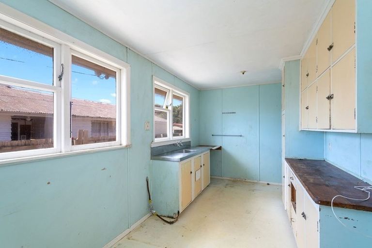 Photo of property in 48 Driver Crescent, Cannons Creek, Porirua, 5024