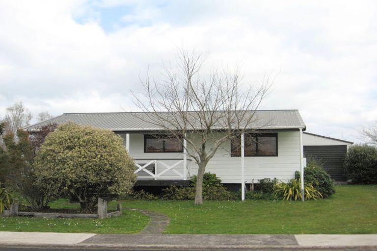 Photo of property in 22 Whitby Avenue, Whitianga, 3510