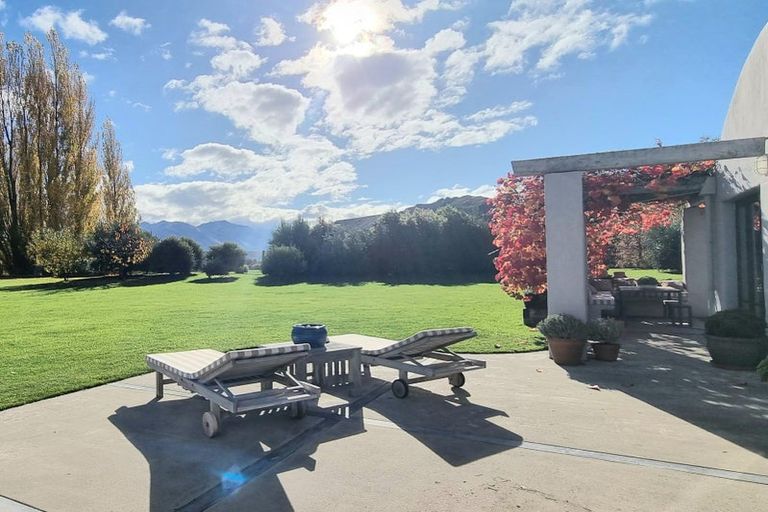 Photo of property in 20 Waimana Place, Wanaka, 9305