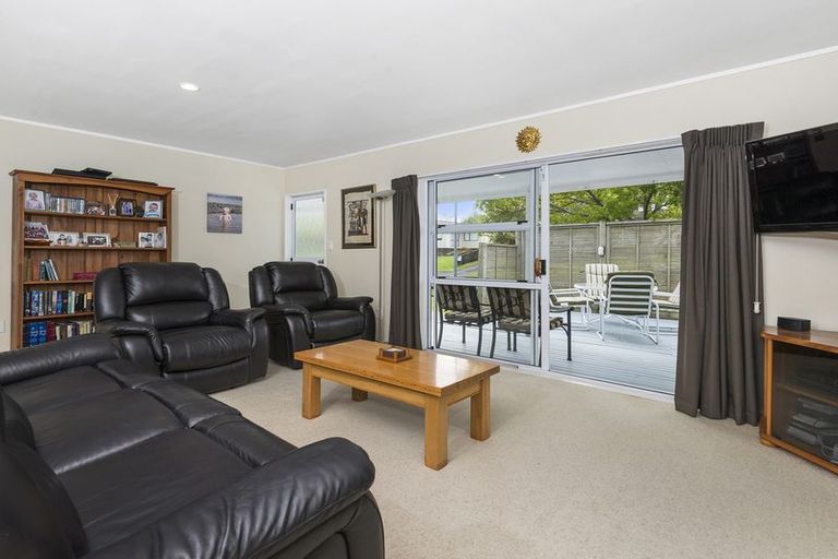 Photo of property in 6 Lorelei Place, Opaheke, Papakura, 2113