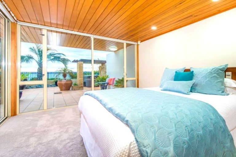 Photo of property in 96 Tindalls Bay Road, Tindalls Beach, Whangaparaoa, 0930