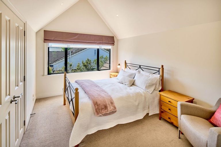Photo of property in 15 Hautana Square, Woburn, Lower Hutt, 5010