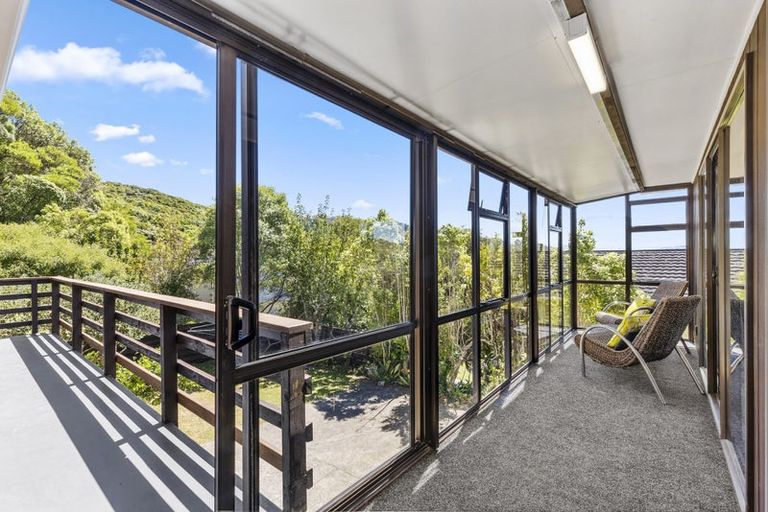 Photo of property in 19 Greyfriars Crescent, Tawa, Wellington, 5028