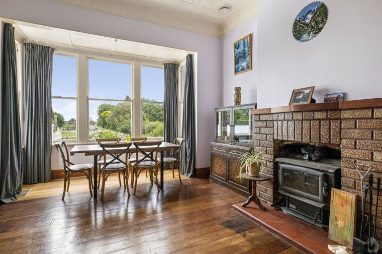 Photo of property in 18 Mills Street, Eltham, 4322