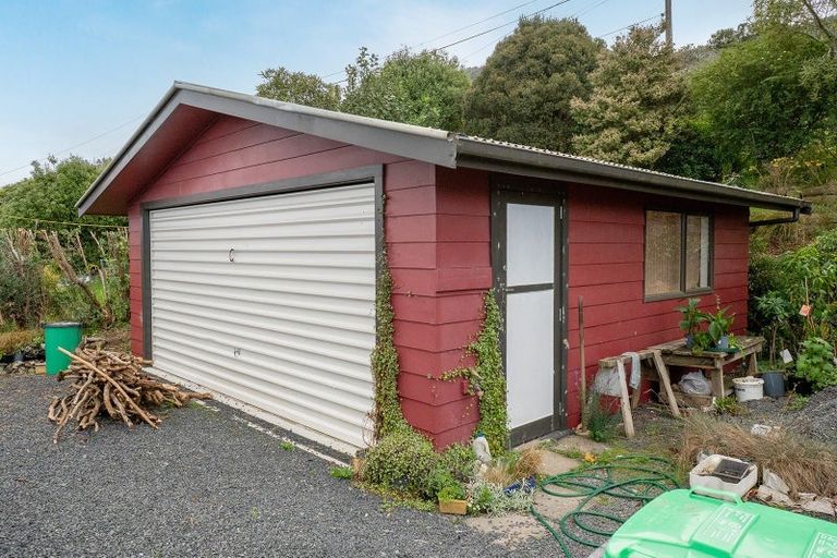 Photo of property in 52 Kauri Street, Ravensbourne, Dunedin, 9022
