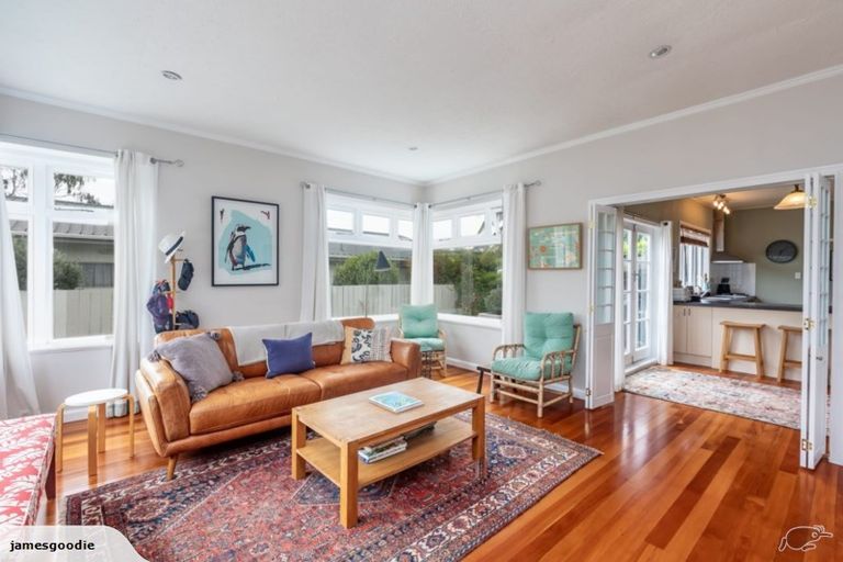 Photo of property in 213 Te Moana Road, Waikanae, 5036