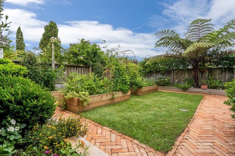 Photo of property in 1/38 Sandiacre Way, Browns Bay, Auckland, 0630