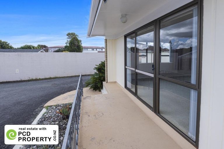 Photo of property in 27 Kamo Road, Regent, Whangarei, 0112