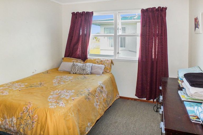 Photo of property in 3 Mark Perreau Place, Foxton, 4814