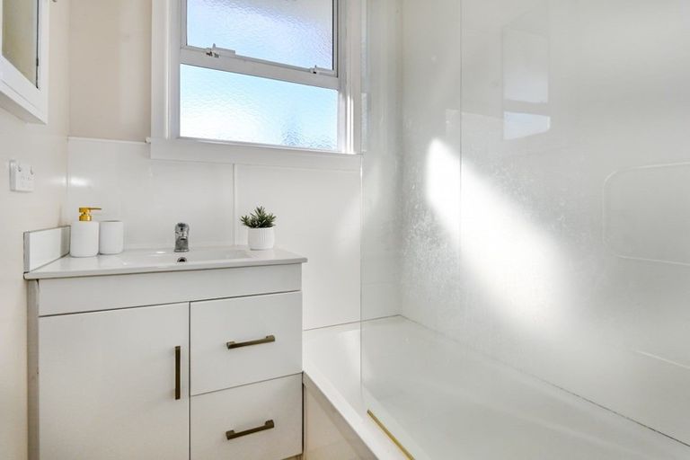 Photo of property in 1/407 Avenue Road West, Hastings, 4122