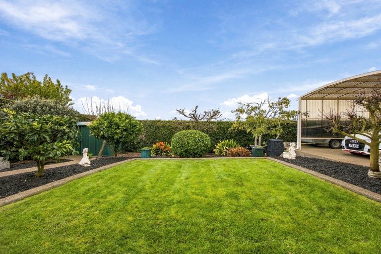 Photo of property in 32 Grace James Road, Pukekohe, 2120