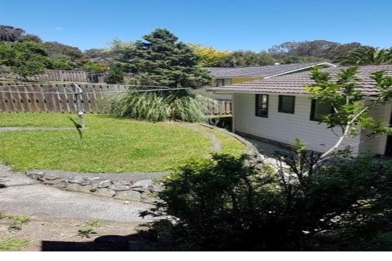 Photo of property in 37 Postgate Drive, Whitby, Porirua, 5024