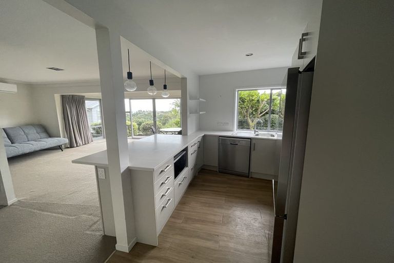 Photo of property in 11a Rahopara Street, Castor Bay, Auckland, 0620